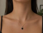 Colar Feminino Ponto De Luz Coracao Prata 925 Caixinha Preto - Imagem 3