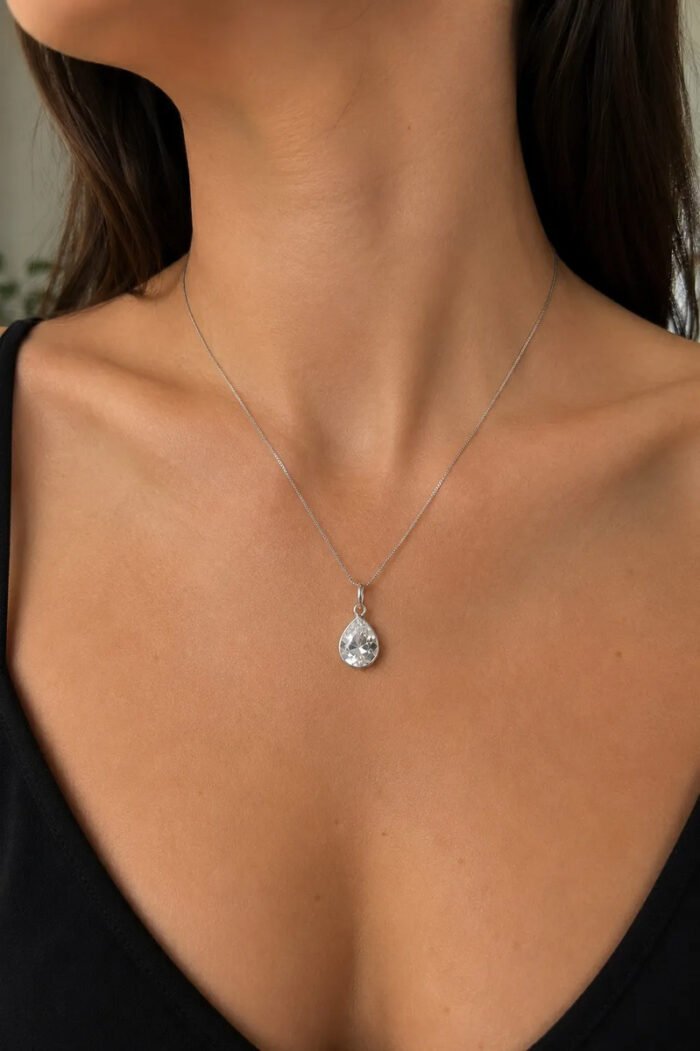 Colar Feminino Ponto De Luz Gota Prata 925 Caixinha Branco - Imagem 3